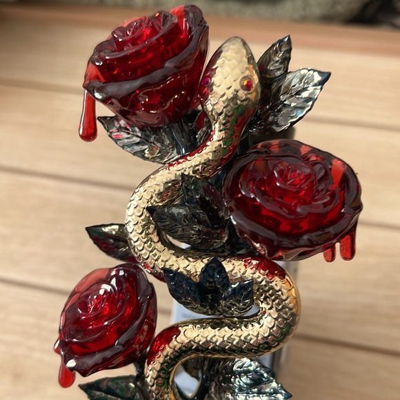New Bath & Body Works Snake & Roses Wallflowers Fragrance Plug Halloween - Picture 5 of 9